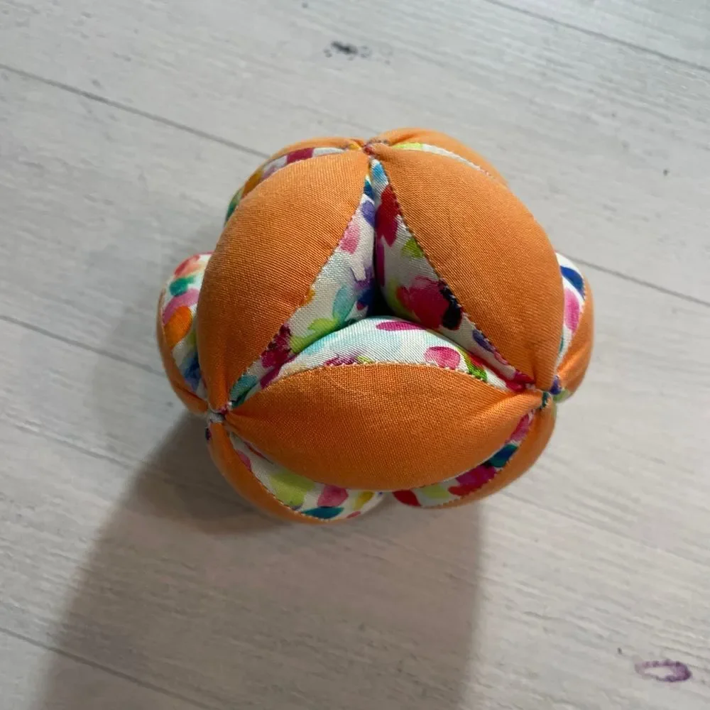 LOVEVERY‎ Rainbow Ball Senser Play Kit 5-6 Months Organic Cotton Play Toy